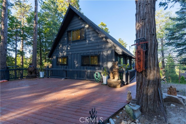 553 Pioneer Road, Lake Arrowhead CA: https://media.crmls.org/medias/c1308612-7a22-42ae-ac92-3a8f5400e9bc.jpg