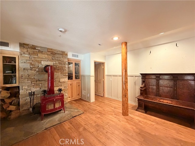 Detail Gallery Image 10 of 25 For 39503 Prospect, Forest Falls,  CA 92339 - 4 Beds | 3/1 Baths