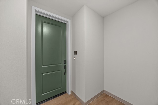 Detail Gallery Image 2 of 36 For 6137 Valentina Way #201,  Corona,  CA 92880 - 3 Beds | 2 Baths