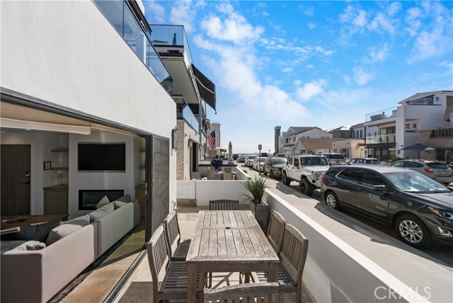 112 30th Street, Newport Beach CA: https://media.crmls.org/medias/c1314602-bb9e-4a24-9dc4-fce78c45cc97.jpg
