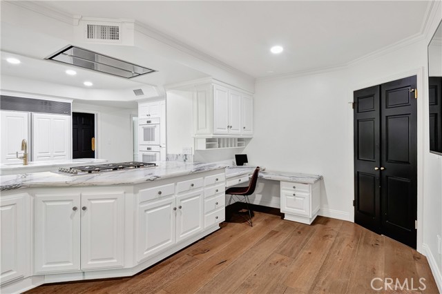 4851 Corbin Avenue, Tarzana CA: https://media.crmls.org/medias/c13242c6-462c-4aab-9434-3ffa8c3bd243.jpg