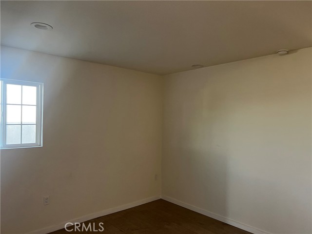 Detail Gallery Image 4 of 9 For 1471 Orange Ave, Long Beach,  CA 90813 - 3 Beds | 2 Baths