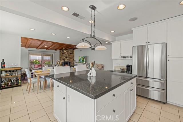 17955 Archwood Street, Reseda CA: https://media.crmls.org/medias/c132f0c6-ae42-4423-9157-9eb9599c669d.jpg