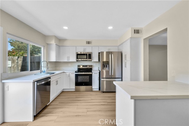 10358 Powderhorn River Court, Fountain Valley CA: https://media.crmls.org/medias/c13353b1-2eb9-4851-8877-94688aa39759.jpg