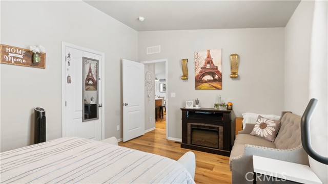 300 Ellis Street, Lake Elsinore CA: https://media.crmls.org/medias/c133881f-6384-4c2c-aad4-1ccd0e8ba598.jpg