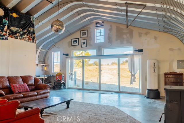 48317 Burns Canyon Road, Pioneertown CA: https://media.crmls.org/medias/c1350904-6664-4469-91dd-053a70d85b03.jpg
