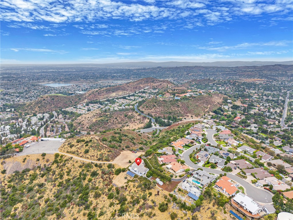 https://media.crmls.org/medias/c13569ab-9865-4940-abad-1238e5282f48.jpg?preset=X-Large