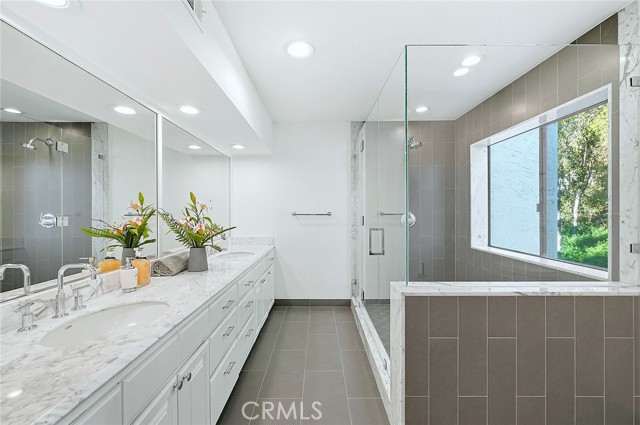 Detail Gallery Image 23 of 29 For 11601 Montana Ave #7,  Los Angeles,  CA 90049 - 2 Beds | 3 Baths