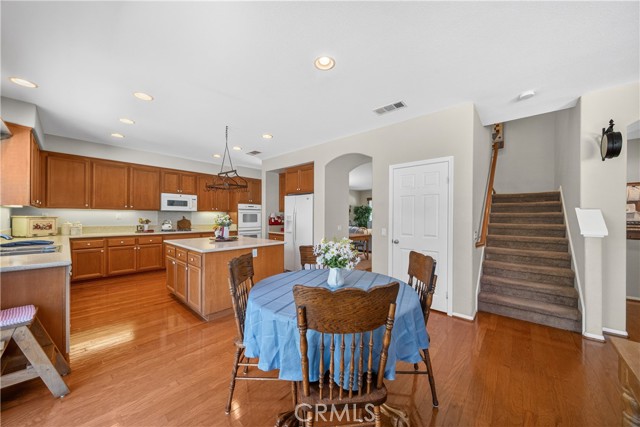 Detail Gallery Image 28 of 68 For 22262 Trinity Pl, Saugus,  CA 91390 - 5 Beds | 3 Baths