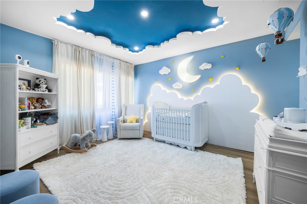 https://media.crmls.org/medias/c13783f3-a742-464c-b521-ed12dbc445ab.jpg?preset=X-Large