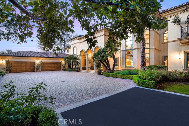 Detail Gallery Image 5 of 73 For 18933 La Montana Pl, Tarzana,  CA 91356 - 7 Beds | 6/1 Baths