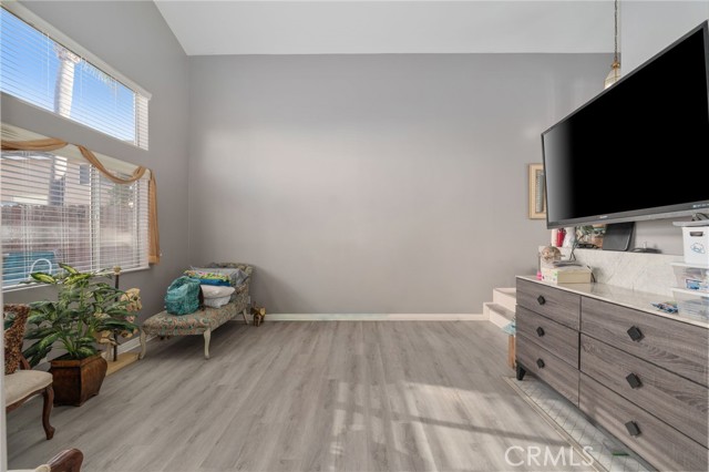 Detail Gallery Image 6 of 26 For 865 Honey Grove Way, Corona,  CA 92878 - 3 Beds | 2/1 Baths