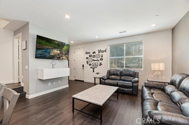 Detail Gallery Image 9 of 39 For 3562 E Moonlight St, Ontario,  CA 91761 - 2 Beds | 2/1 Baths