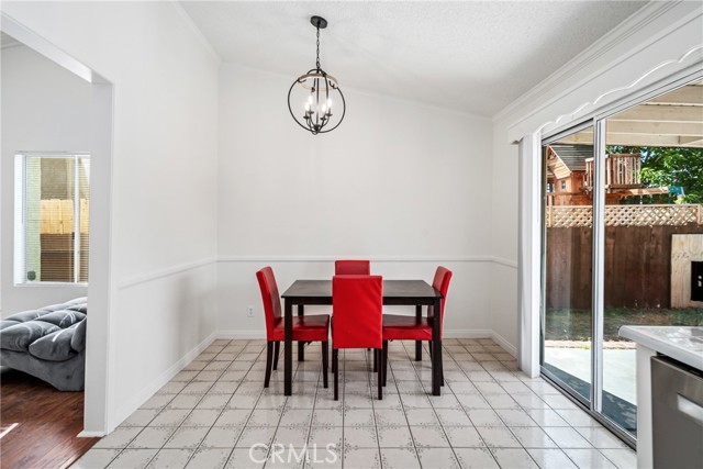Detail Gallery Image 11 of 30 For 4815 Katrina Pl, Palmdale,  CA 93552 - 4 Beds | 2 Baths
