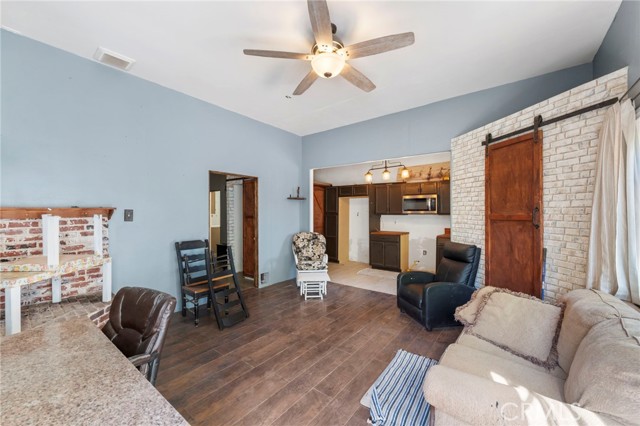 2311 Rose Road, Fallbrook CA: https://media.crmls.org/medias/c13a6ad5-1256-450f-94e6-44e143a1c665.jpg