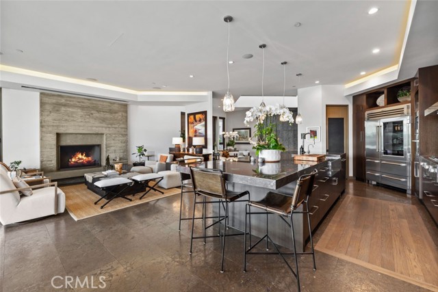 8 Beacon Bay, Newport Beach CA: https://media.crmls.org/medias/c13aa34f-411f-4882-8845-45404a141211.jpg