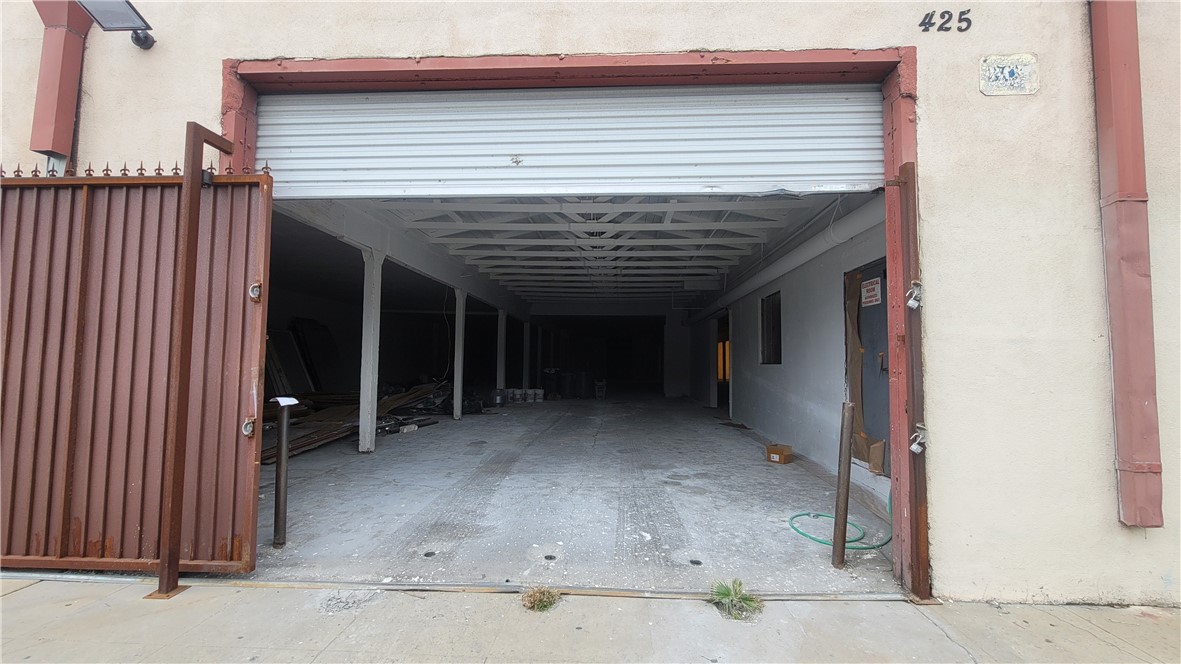 425 E 58th Street, Los Angeles, California 90011, ,Commercial Lease,For Rent,425 E 58th Street,CRAR23108717