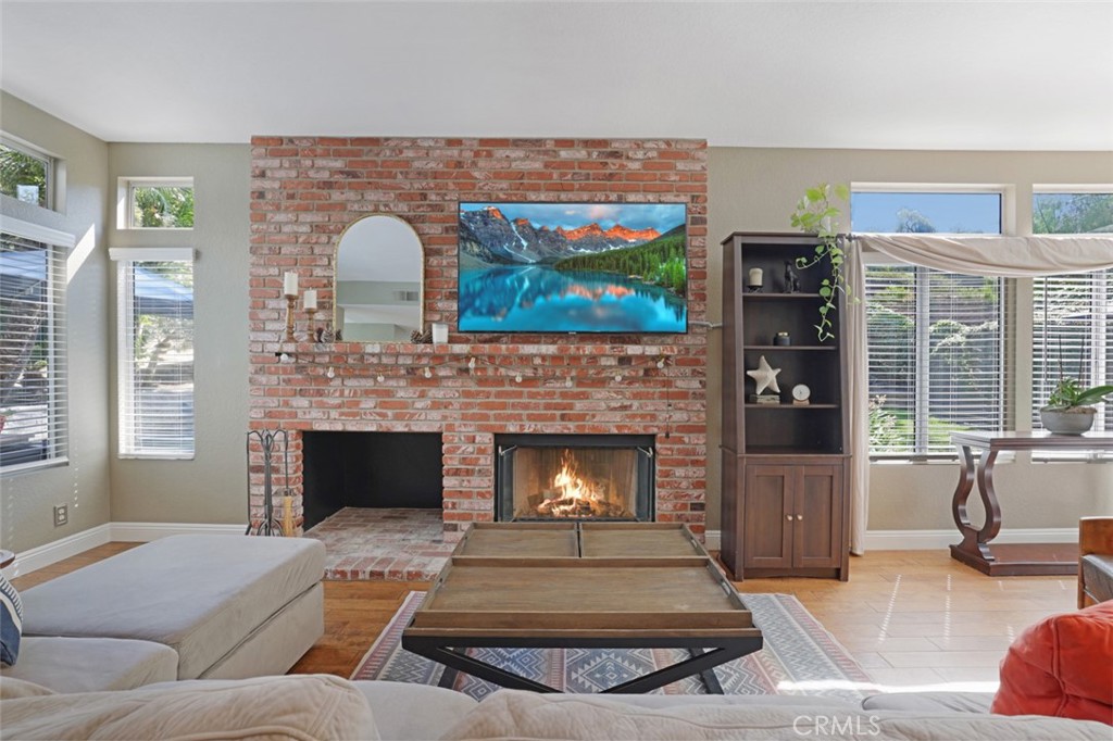 MLS #OC25218182 image #17