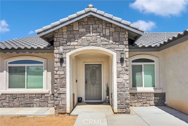 Detail Gallery Image 1 of 1 For 7807 Madera Ave, Hesperia,  CA 92345 - 4 Beds | 2 Baths