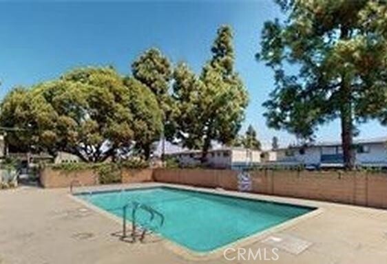 Detail Gallery Image 4 of 21 For 1851 W Glenoaks Ave #C,  Anaheim,  CA 92801 - 3 Beds | 2 Baths