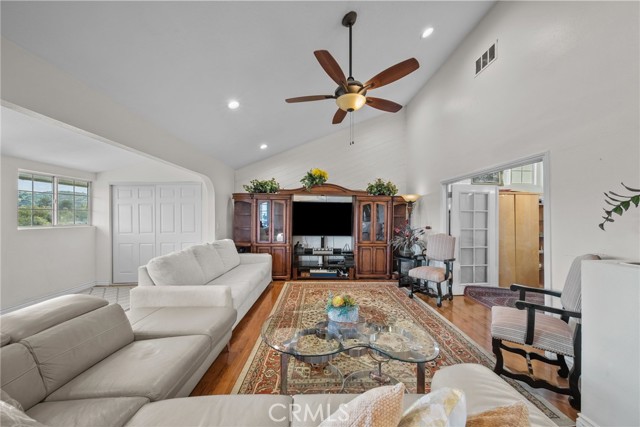 Detail Gallery Image 22 of 51 For 5156 Campo, Woodland Hills,  CA 91364 - 5 Beds | 4 Baths