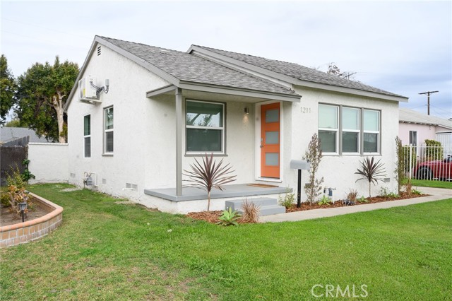 Detail Gallery Image 1 of 33 For 1211 W Arbutus St, Compton,  CA 90220 - 2 Beds | 1 Baths