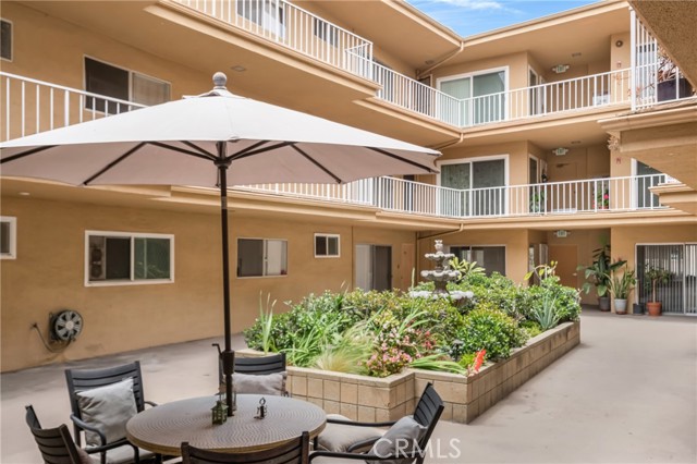 2033 E. 3rd St., Long Beach CA: https://media.crmls.org/medias/c13e57fe-055f-4b76-a077-e25a146ee380.jpg