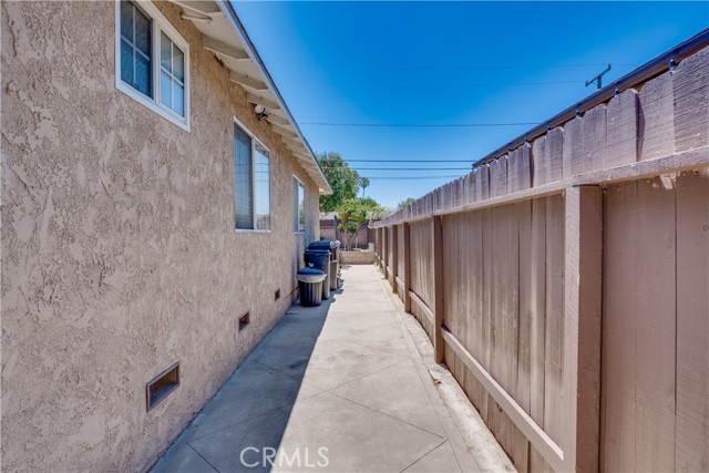 2304 W Flower Avenue, Fullerton CA: https://media.crmls.org/medias/c13e7192-7661-453c-93c3-de24c0917603.jpg