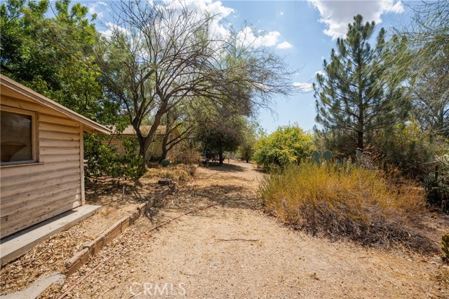 35525 Wildwood Canyon Rd, Yucaipa CA: https://media.crmls.org/medias/c13f2ca8-7d9a-48a4-ab1c-aad3d2fdbb71.jpg