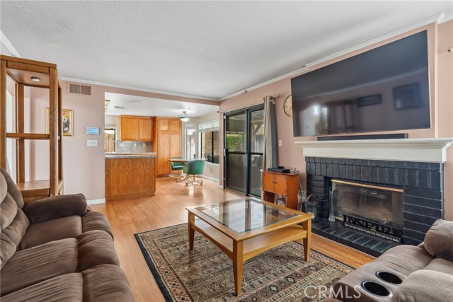 Detail Gallery Image 17 of 40 For 15621 Saul Ct, Canyon Country,  CA 91387 - 4 Beds | 3 Baths