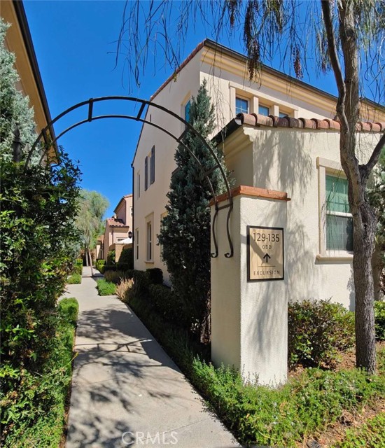 129 Excursion, Irvine CA: https://media.crmls.org/medias/c13fd969-761b-4bea-90ee-f29c77d4a1d5.jpg