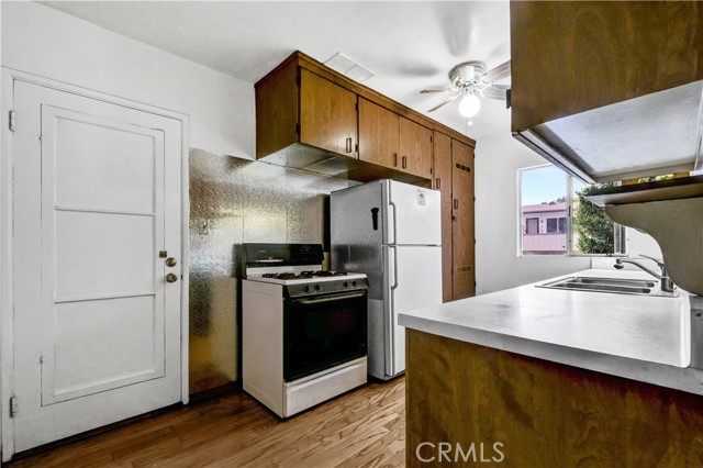 Detail Gallery Image 12 of 25 For 305 Raymondale Dr #L,  South Pasadena,  CA 91030 - 2 Beds | 1 Baths