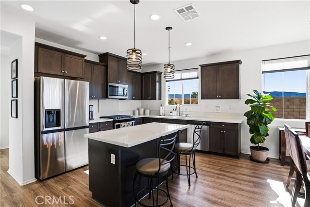 Detail Gallery Image 9 of 54 For 41489 Winterberry, Murrieta,  CA 92562 - 4 Beds | 2/1 Baths