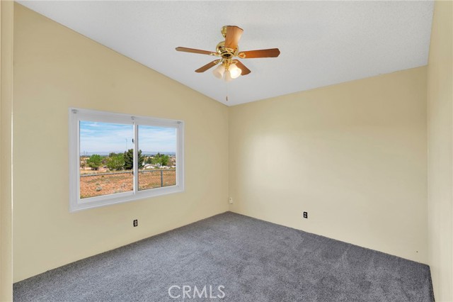 Detail Gallery Image 11 of 60 For 5332 Sundown Dr, Phelan,  CA 92371 - 4 Beds | 3 Baths