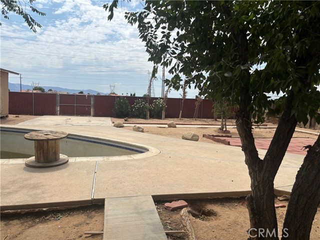 Detail Gallery Image 23 of 29 For 12520 High Desert Rd, Victorville,  CA 92392 - 3 Beds | 2/1 Baths