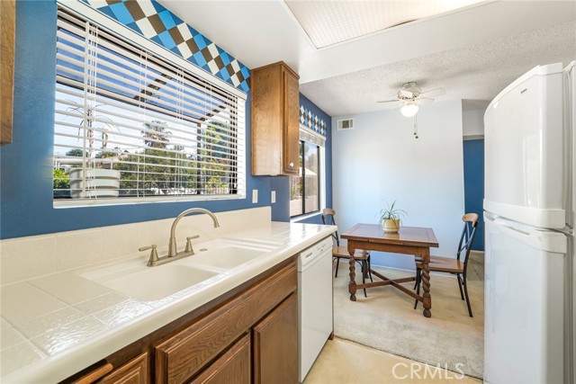 Detail Gallery Image 13 of 28 For 917 W Imperial #64,  La Habra,  CA 90631 - 1 Beds | 1/1 Baths