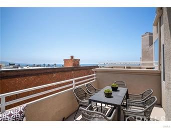 Detail Gallery Image 12 of 22 For 1344 Manhattan Ave, Hermosa Beach,  CA 90254 - 2 Beds | 2/1 Baths