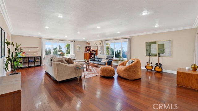 Detail Gallery Image 8 of 62 For 1414 N Raymond, Fullerton,  CA 92831 - 5 Beds | 3/1 Baths