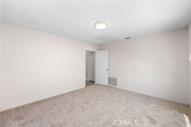 3046 W Avenue J4, Lancaster CA: https://media.crmls.org/medias/c143f271-a512-4e2d-838d-19983d2b73bc.jpg