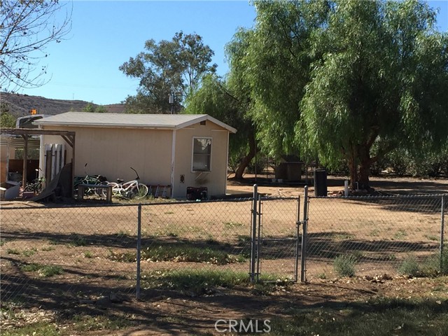 20688 Telford Ave, Perris CA: https://media.crmls.org/medias/c143f5c7-6f12-4fb2-9437-150c81cfd6e3.jpg