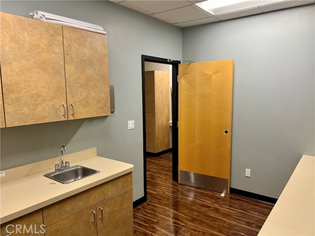 175 E 9th Street, Corona, California 92879, ,Commercial Lease,For Rent,175 E 9th Street,CRSR24049207