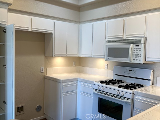 7997 E Viewrim, Anaheim Hills CA: https://media.crmls.org/medias/c14612e7-f55f-411e-a6be-4d574ef6067b.jpg