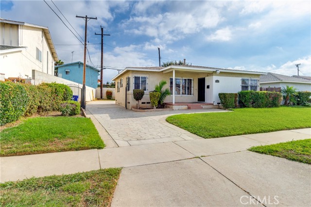 Detail Gallery Image 1 of 23 For 15620 S Visalia Ave, Compton,  CA 90220 - 4 Beds | 2 Baths