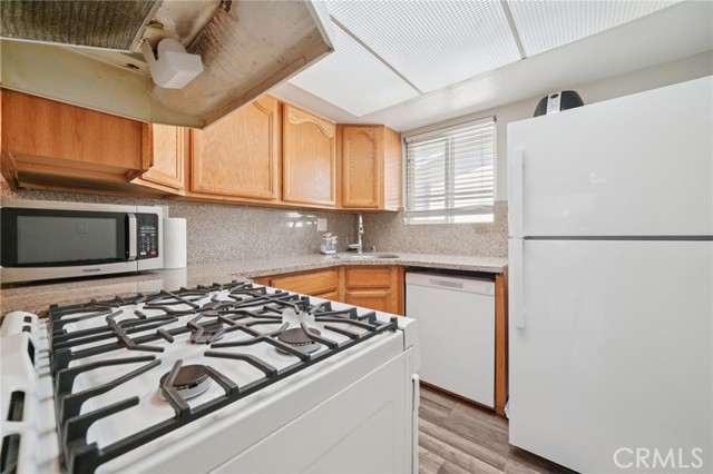 Detail Gallery Image 8 of 31 For 2891 Canyon Crest #68,  Riverside,  CA 92507 - 2 Beds | 2 Baths