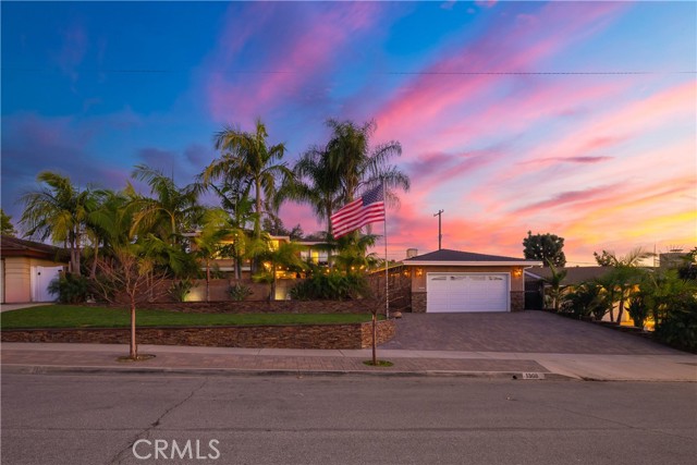 Detail Gallery Image 2 of 70 For 1308 Las Lomas Dr, Brea,  CA 92821 - 6 Beds | 4 Baths