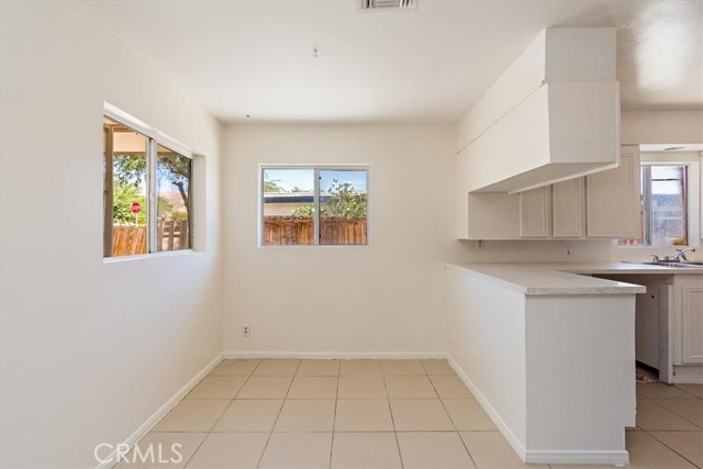 Detail Gallery Image 5 of 26 For 66229 4th St, Desert Hot Springs,  CA 92240 - 5 Beds | 3 Baths