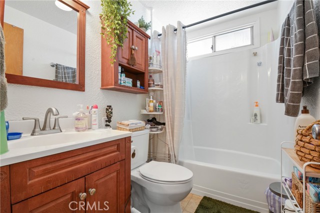 Detail Gallery Image 6 of 7 For 410 S Orange Ave #B,  Brea,  CA 92821 - 2 Beds | 1 Baths