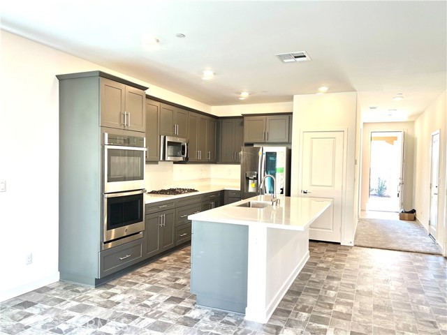 Detail Gallery Image 14 of 34 For 2595 E Pheasant Way, Ontario,  CA 91761 - 4 Beds | 4 Baths