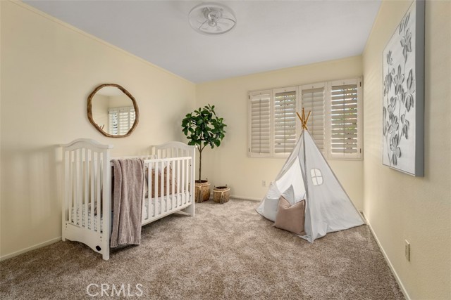 922 N Redding Way, Upland CA: https://media.crmls.org/medias/c1492999-66b7-4a99-9fe7-75c864187992.jpg