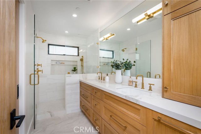 Detail Gallery Image 30 of 62 For 89 Bayview, Manhattan Beach,  CA 90266 - 3 Beds | 3/1 Baths